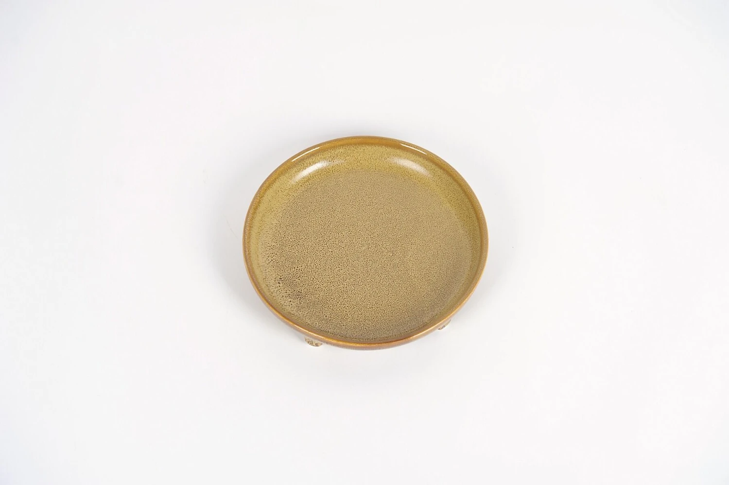 Oldenhof Medium Schaal Met Opstaande Rand ø 23,5 Cm Okergeel 1 Oldenhof Medium Schaal Met Opstaande Rand ø 23,5 Cm Okergeel