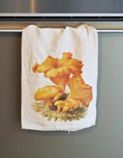 Oldenhof Mushrooms Handdoek 42 X 60 Cm Linnen 2 Stuks -Oldenhof chantrelle autumn linen kitchen towel by linoroom