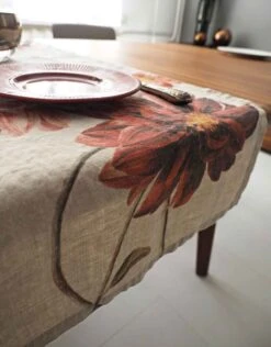 Oldenhof Dahlia Tafelloper 46 X 136 Cm Linnen -Oldenhof red floral linen table runner linoroom 2